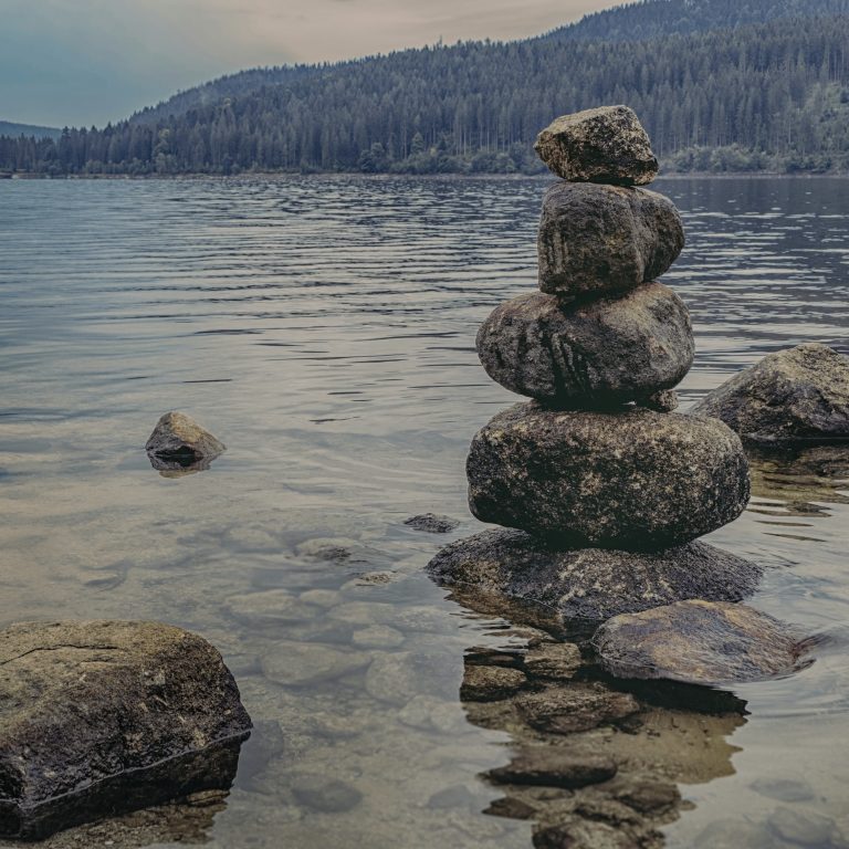 موازنة الشاكرات و تنظيف طاقة المكان و أشياء اخرى